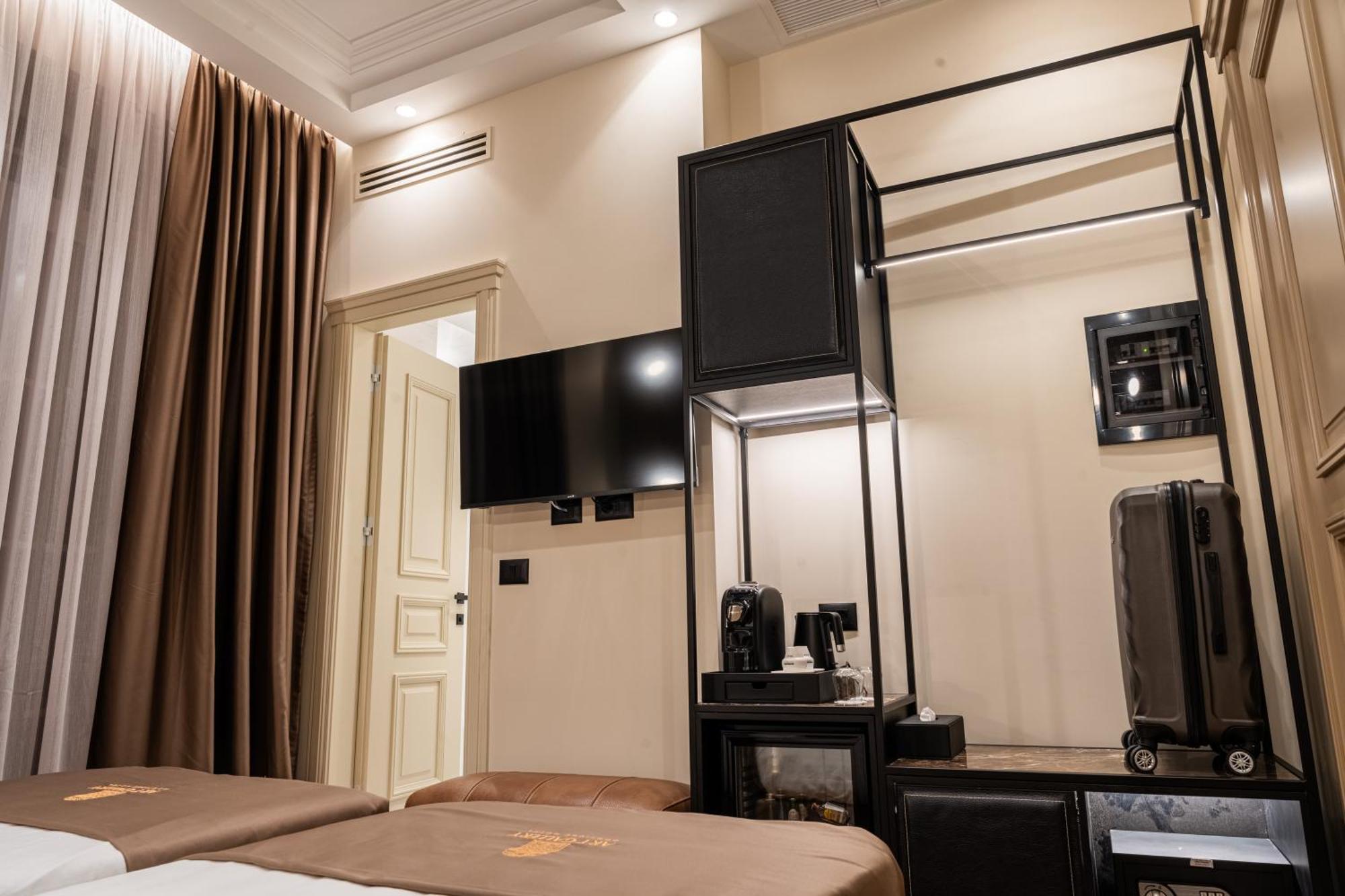 Art Gallery Boutique Hotel 4*